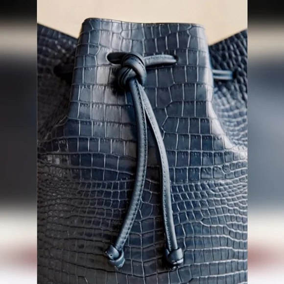 SÉZANE Farrow Leather Bucket Bag In Denim Croc Blue NWT - Picture 4 of 9